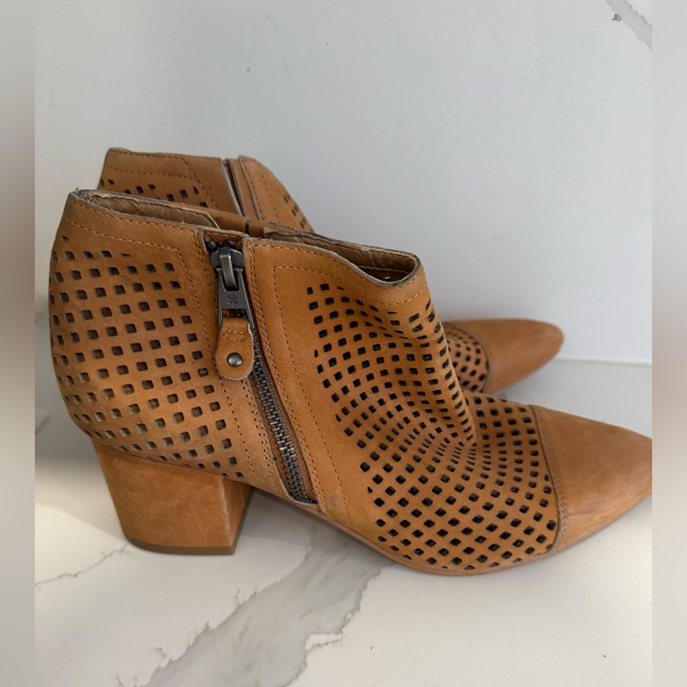 Lucky Brand Leather Jakelyn ankle bootie tan cafe perforated party boho moto 8